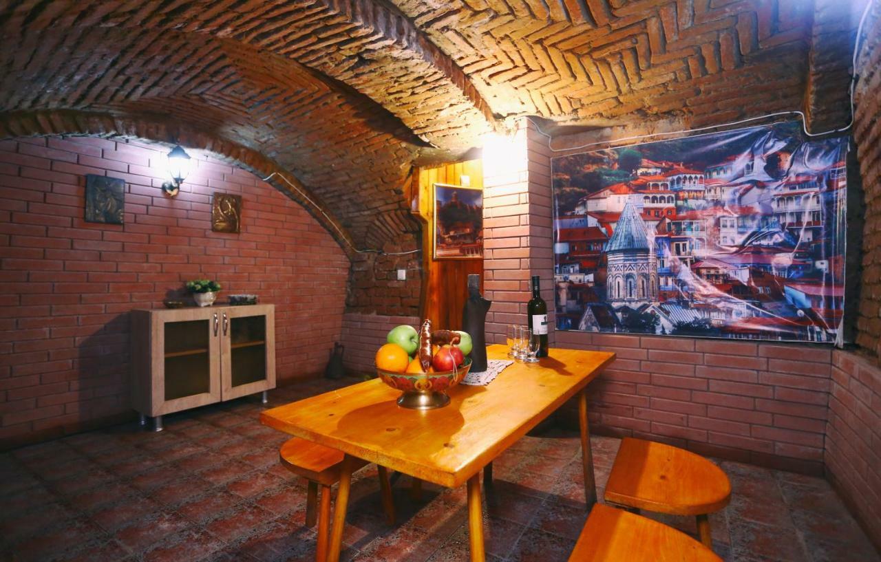 Apartment On Freedom Square Diuma Street Tbilissi Extérieur photo